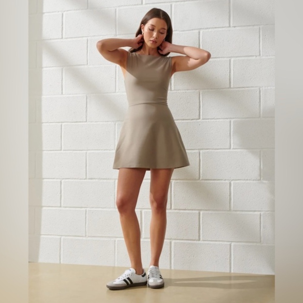 Abercrombie & Fitch YPB sculptLUX Slash Mini Dress